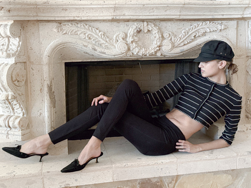 Elevate your style with luxurious leggings that blend comfort and sophistication seamlessly.