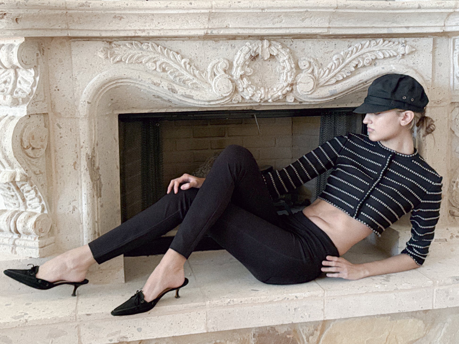 Elevate your style with luxurious leggings that blend comfort and sophistication seamlessly.